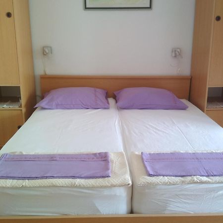 Apartmani Carevic Baska Voda Luaran gambar